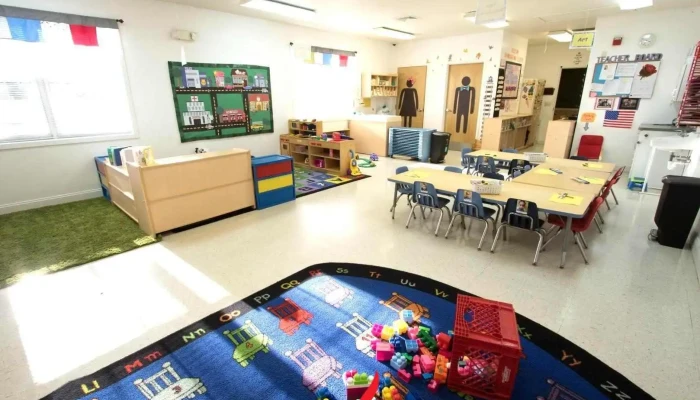 Lil' Einsteins Learning Academy - Bear