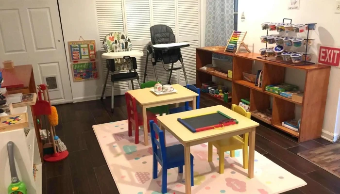 Little Einsteins Montessori Inspired Family Daycare - Olney